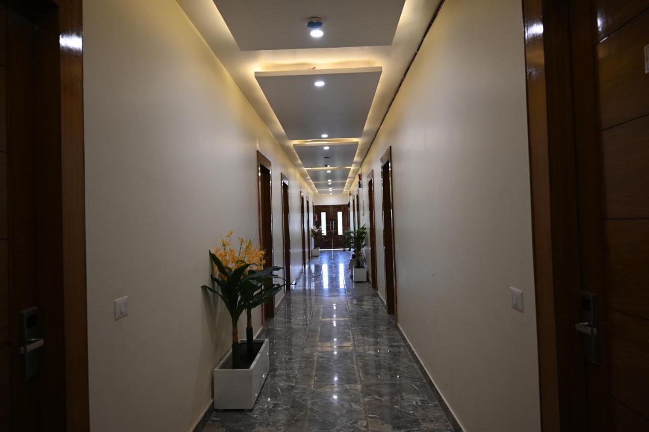 Hotel Vasdaa Grand デヘラードゥーン エクステリア 写真