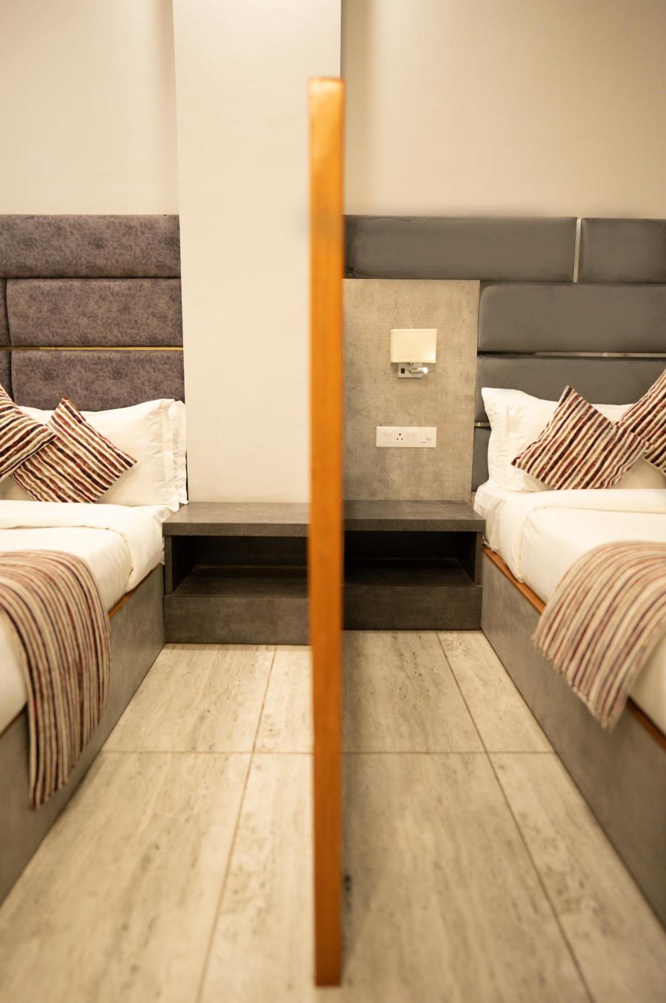 Hotel Vasdaa Grand デヘラードゥーン エクステリア 写真