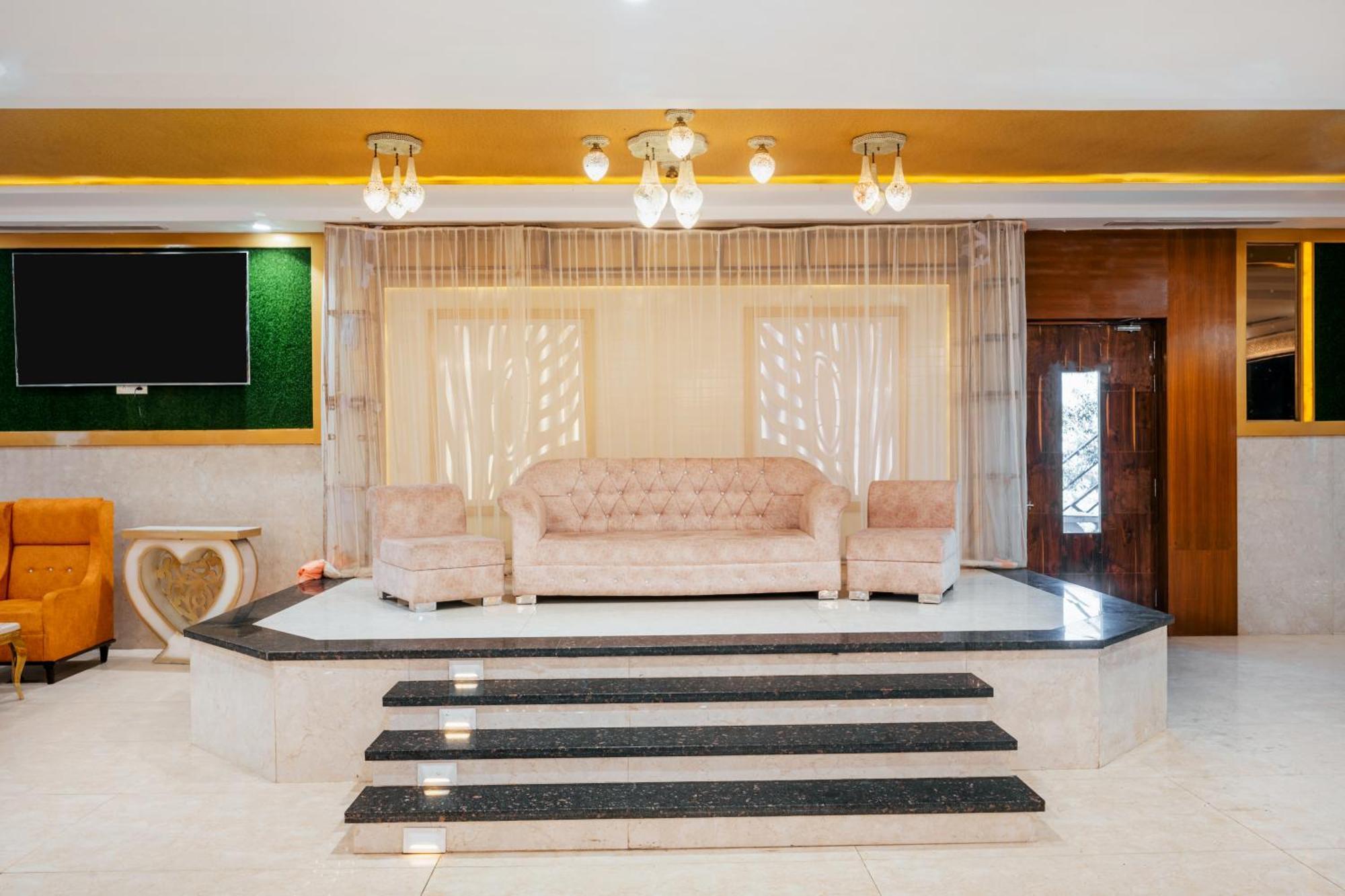 Hotel Vasdaa Grand デヘラードゥーン エクステリア 写真