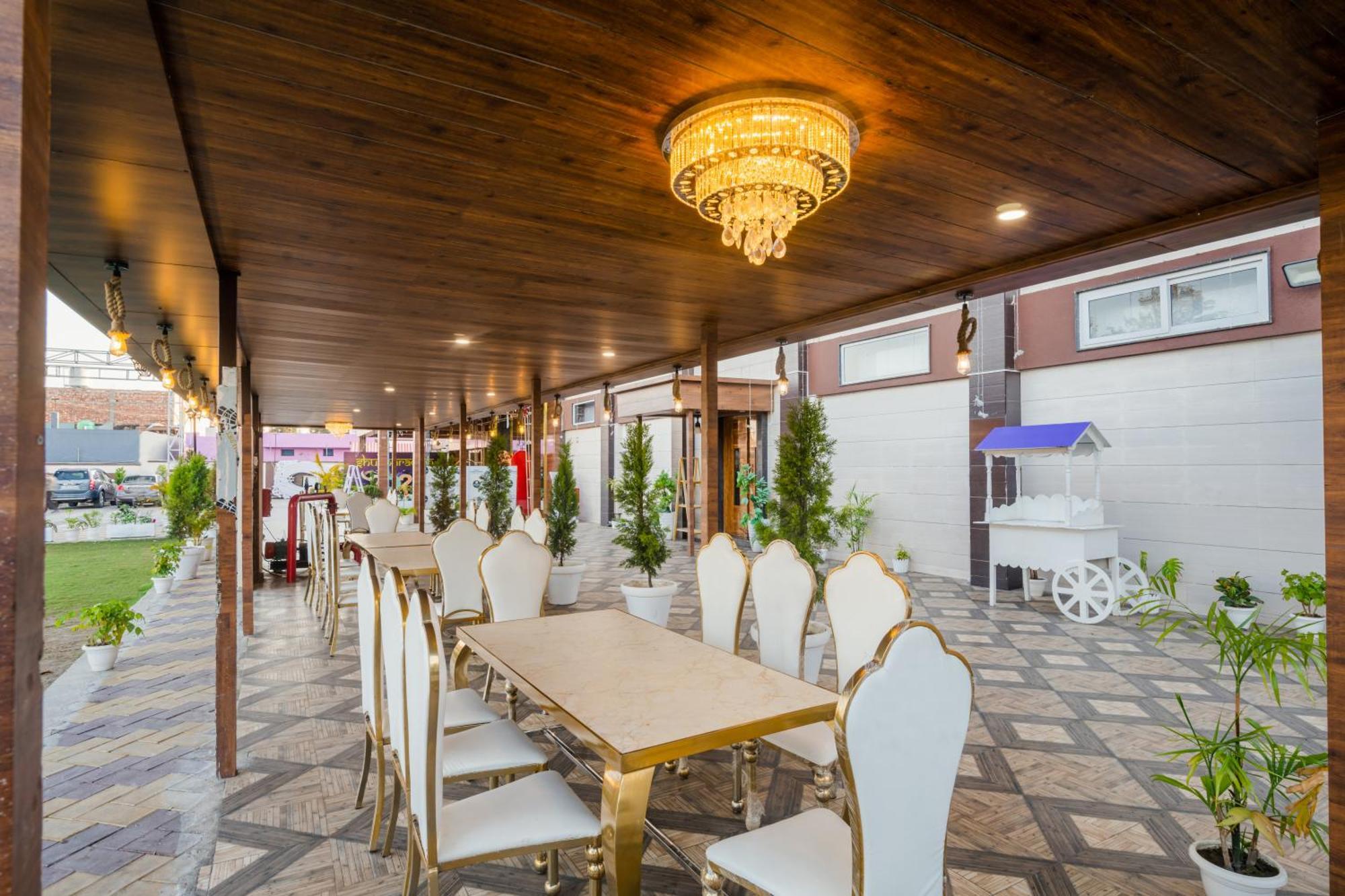 Hotel Vasdaa Grand デヘラードゥーン エクステリア 写真